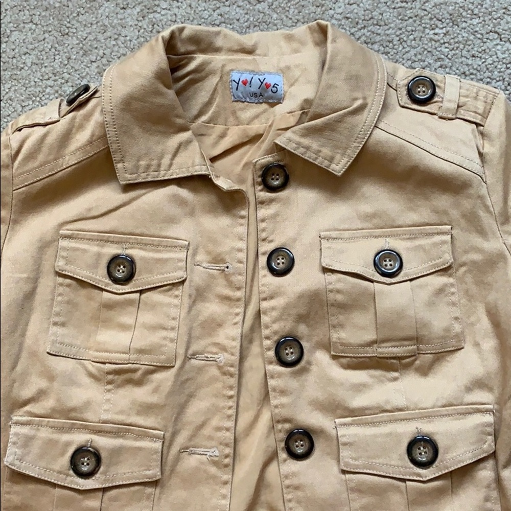 Tan jacket - Picture 2 of 6